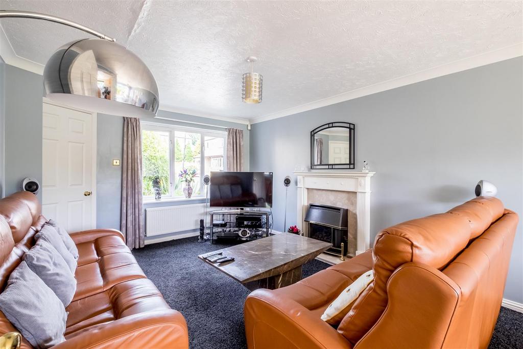 Heath Lea, Halifax 4 bed detached house £360,000