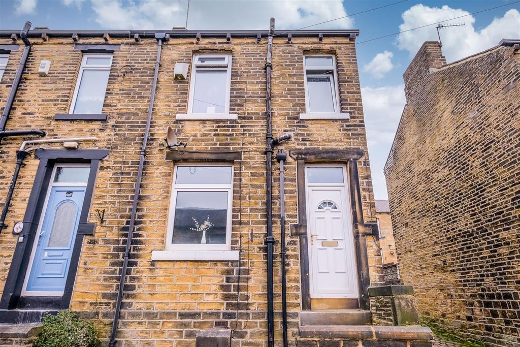Woodside Crescent, Halifax 3 bed end of terrace house for sale £110,000
