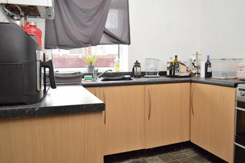 19 School Road, Oldham, OL8 4SL