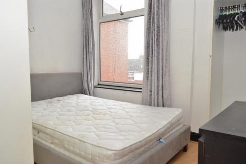 19 School Road, Oldham, OL8 4SL