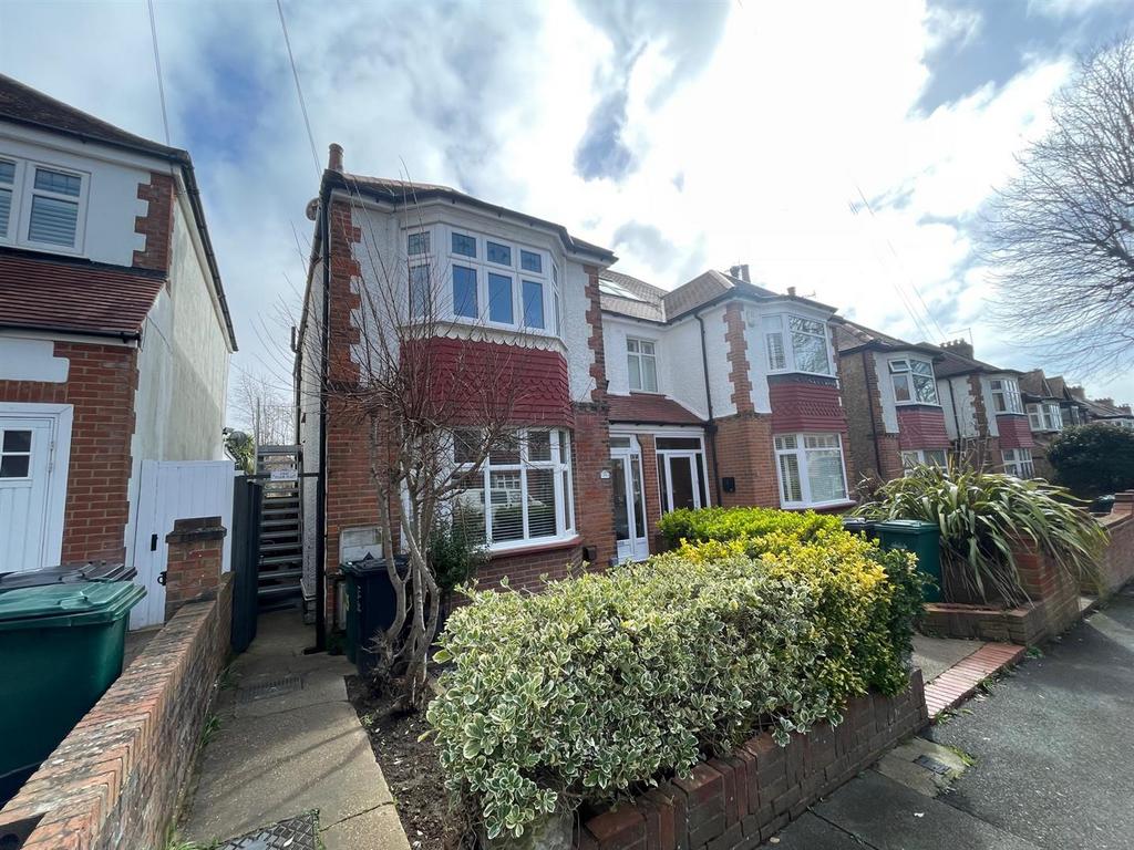 Rothbury Road, Hove 1 bed flat £1,250 pcm (£288 pw)