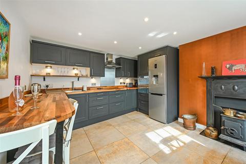 3 bedroom house for sale, Tarrant Street, Arundel