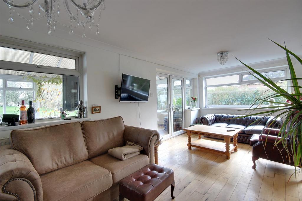 Sitting/Dining Room