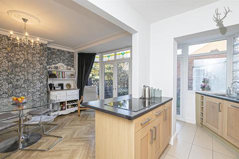 3 bedroom semi-detached house for sale - St. Catherine's Road, London E4