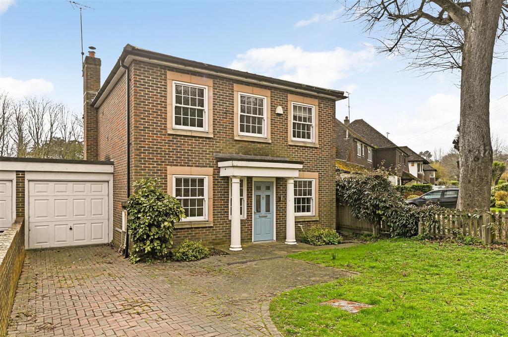 Torton Hill Road, Arundel 4 bed link detached house for sale £600,000