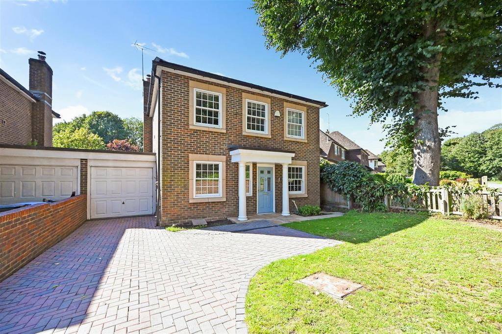 Torton Hill Road, Arundel 4 bed link detached house for sale £587,750