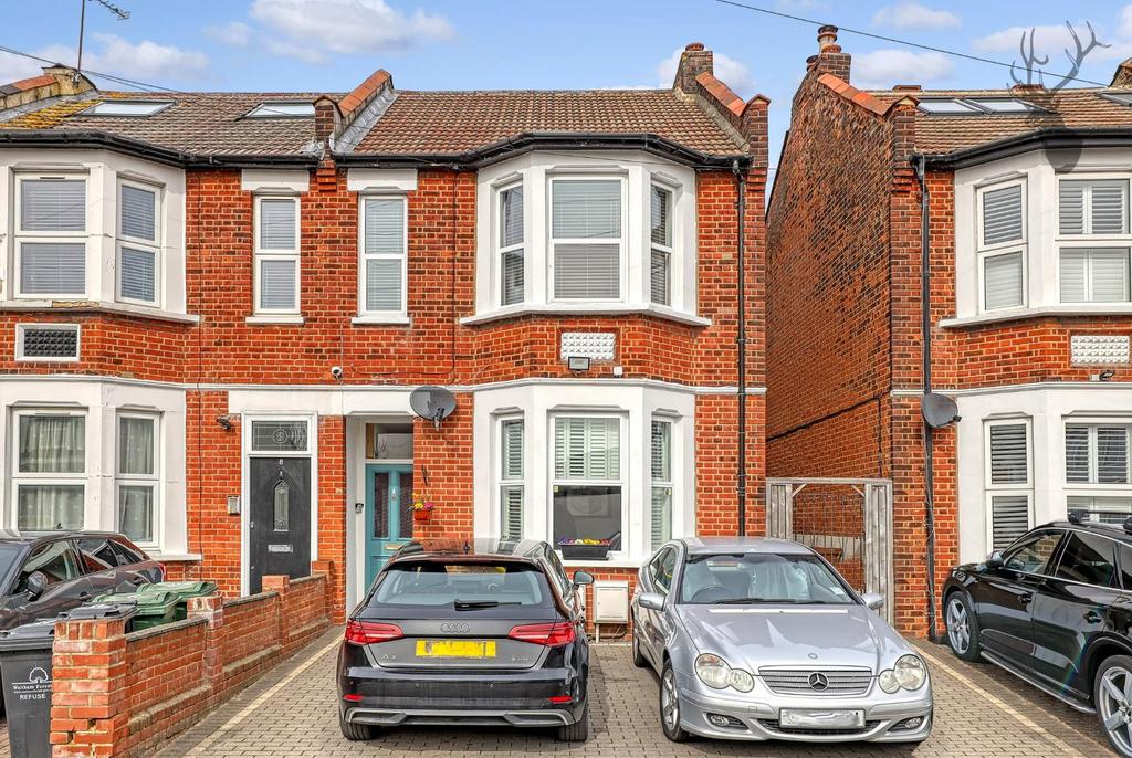 Chingford Avenue, London E4 2 bed property £1,700 pcm (£392 pw)