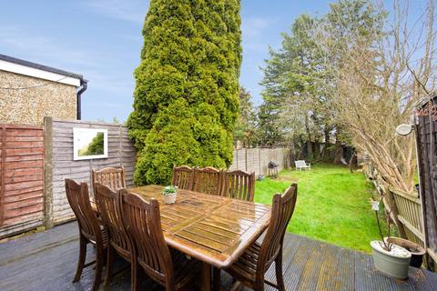 4 Conrad Drive, Worcester Park, KT4 8PP
