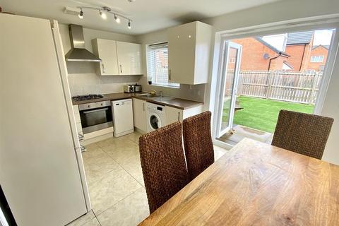 36 Calder Close, Mirfield, WF14 8JG