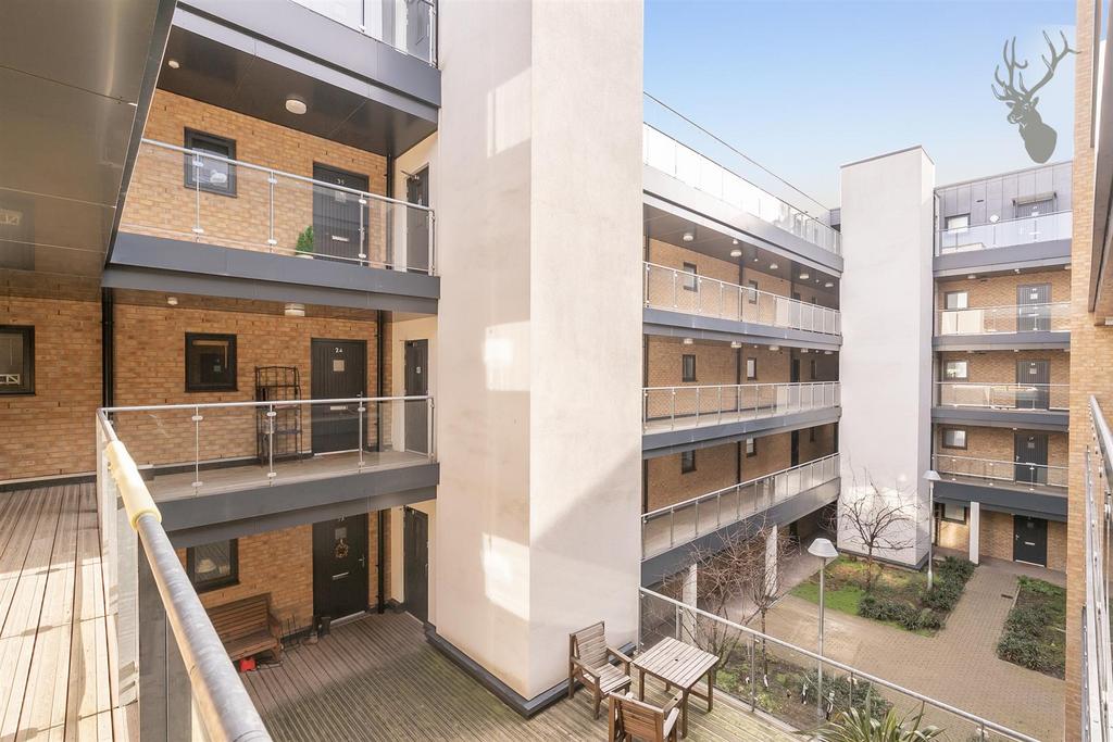 Thornbury Way, Walthamstow E17 2 bed flat for sale £400,000