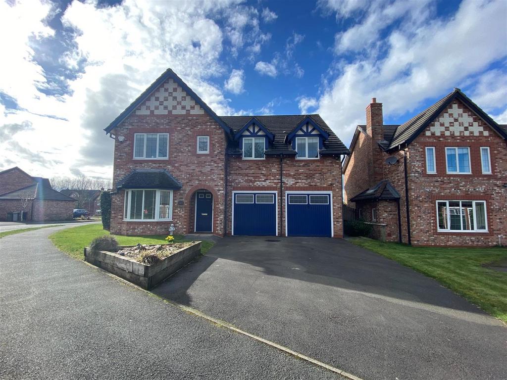 College Court, Macclesfield 5 bed detached house for sale £575,000