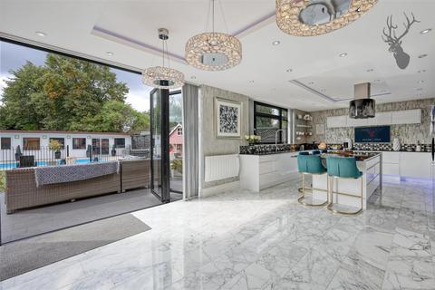 Summerdown The Green, London, E4 7ES