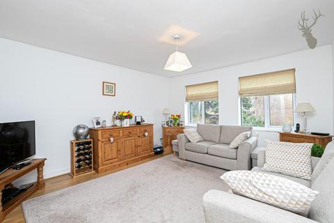 3 bedroom flat for sale - Connaught Avenue, London E4