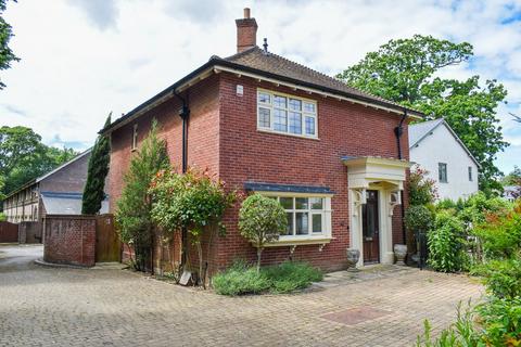 3 bedroom detached house for sale, Redwood Drive, Winkton, Christchurch, BH23