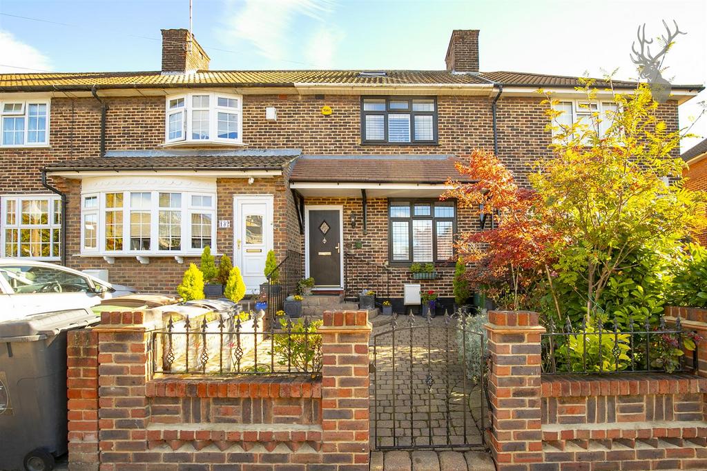 Manor Farm Drive, London E4 3 bed house £475,000