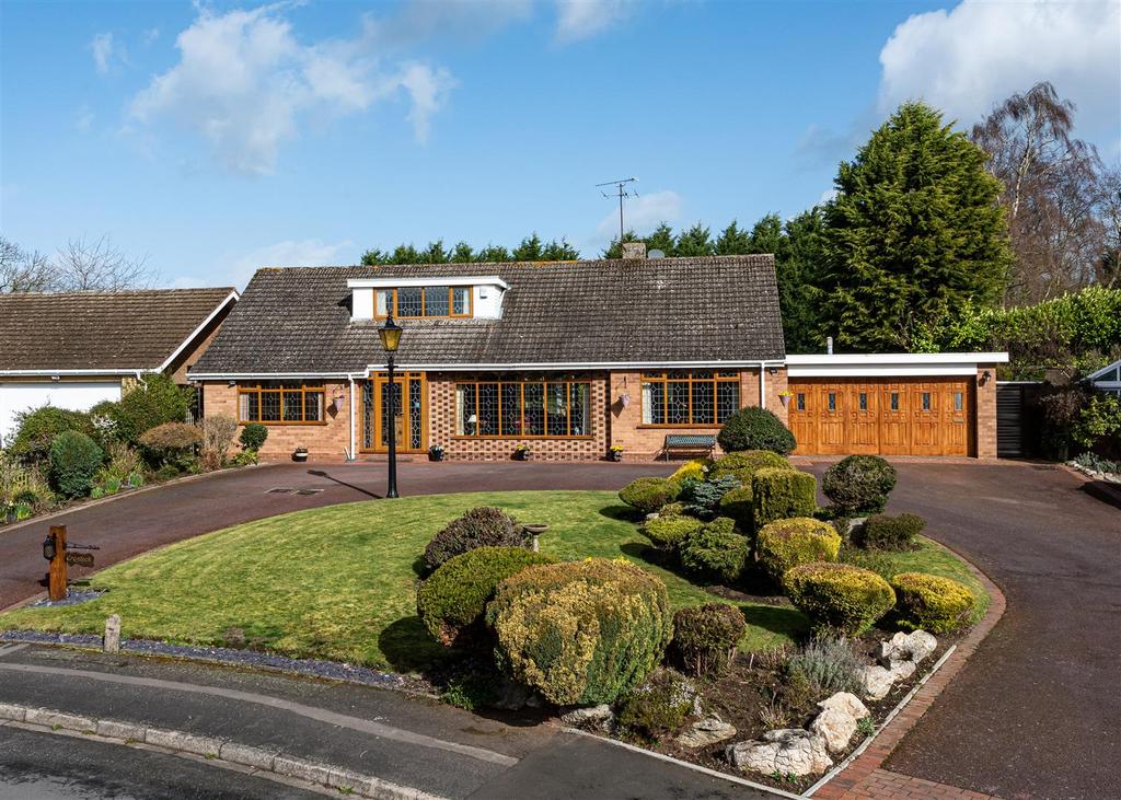 Crantock, 10 Perton Grove, Wightwick 3 bed detached bungalow for sale
