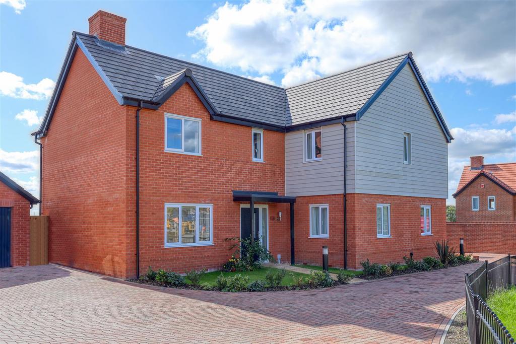 Riley Drive, Ibstock 5 bed detached house £2,100 pcm (£485 pw)
