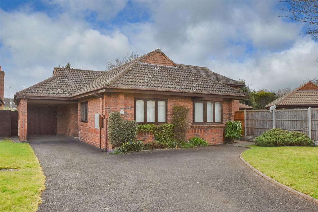 4 Midhurst Grove, Tettenhall, Wolverhampton 3 bed detached bungalow for