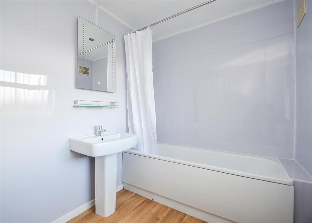 26 Danford Heath  - Bathroom.jpg
