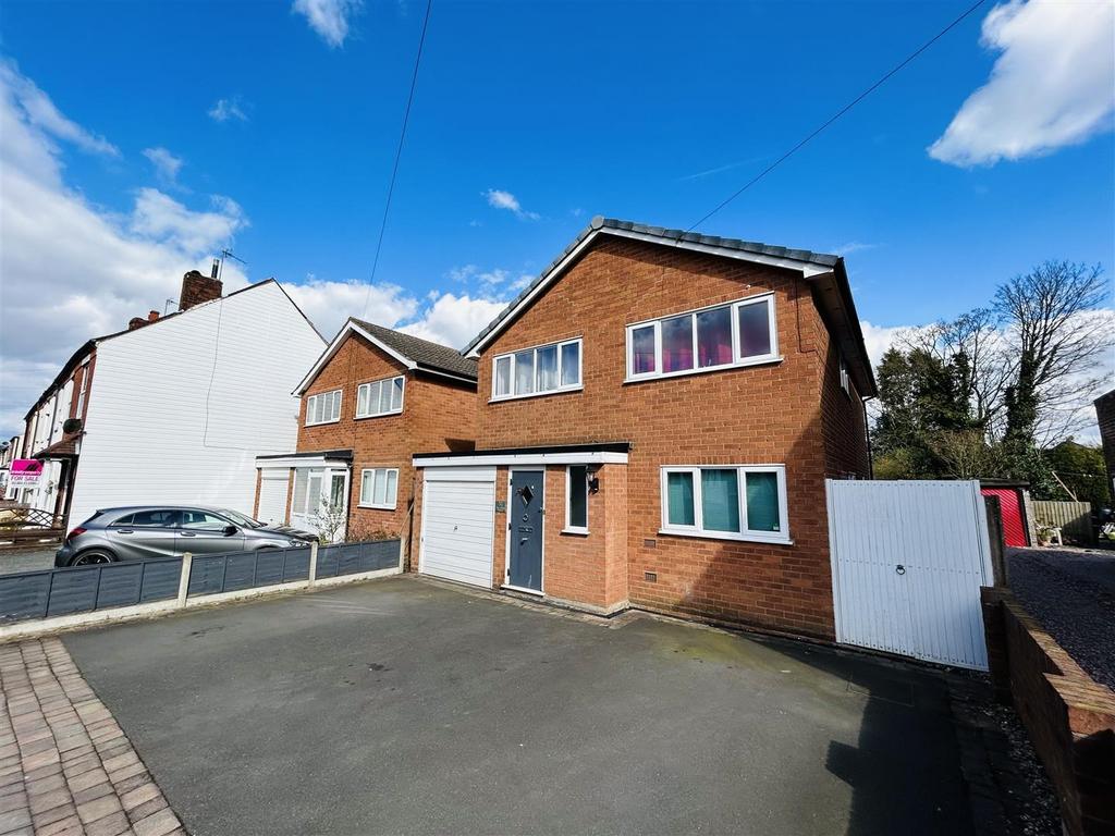 52 Kings Road, Sedgley 4 bed detached house £1,200 pcm (£277 pw)