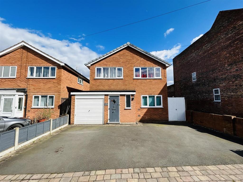 93450274-246 C-4419-8561-39 E0 F49 FFF81.jpeg