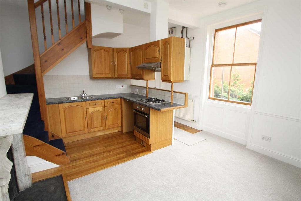 Victoria Parade, Roft Street, Oswestry 1 bed flat £495 pcm (£114 pw)