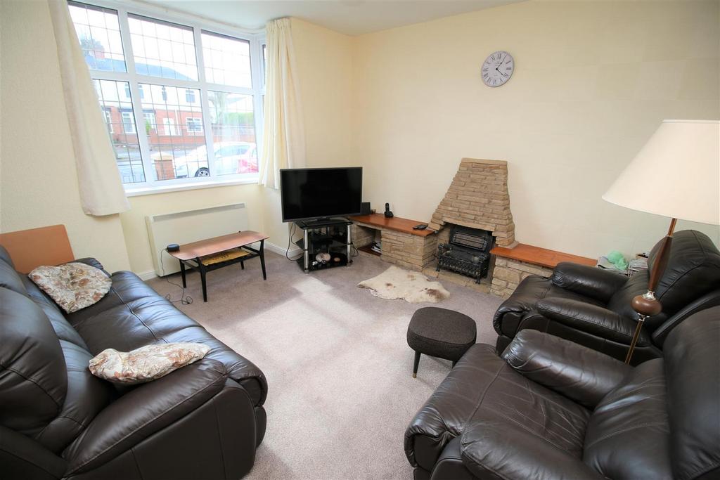 Lythalls Lane, Holbrooks, Coventry 3 bed semidetached house £225,000