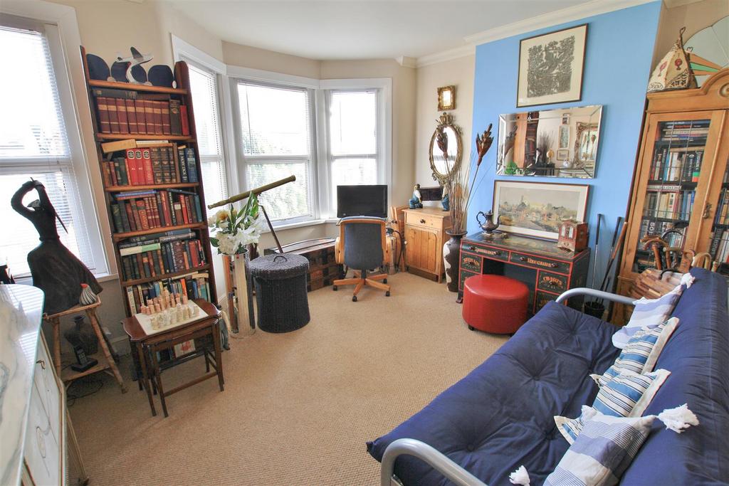 Elm Road, Leigh On Sea 1 bed apartment for sale £250,000