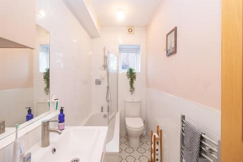 Flat 4, 10 Alness Road, Manchester, M16 8ET