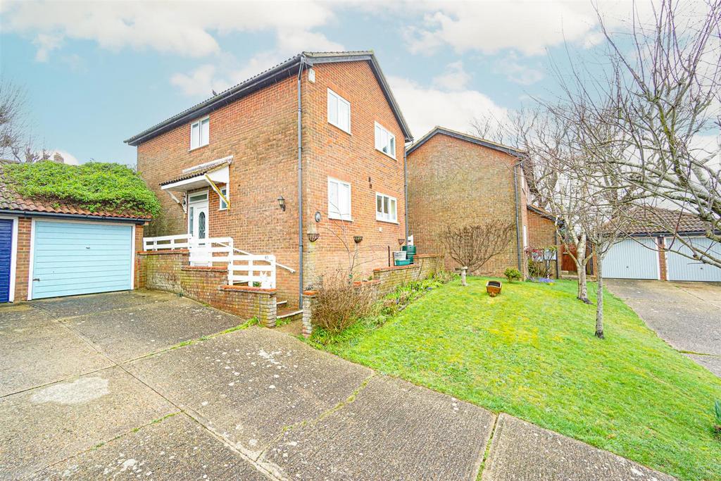 Winterbourne Close, Hastings 4 bed detached house £385,000