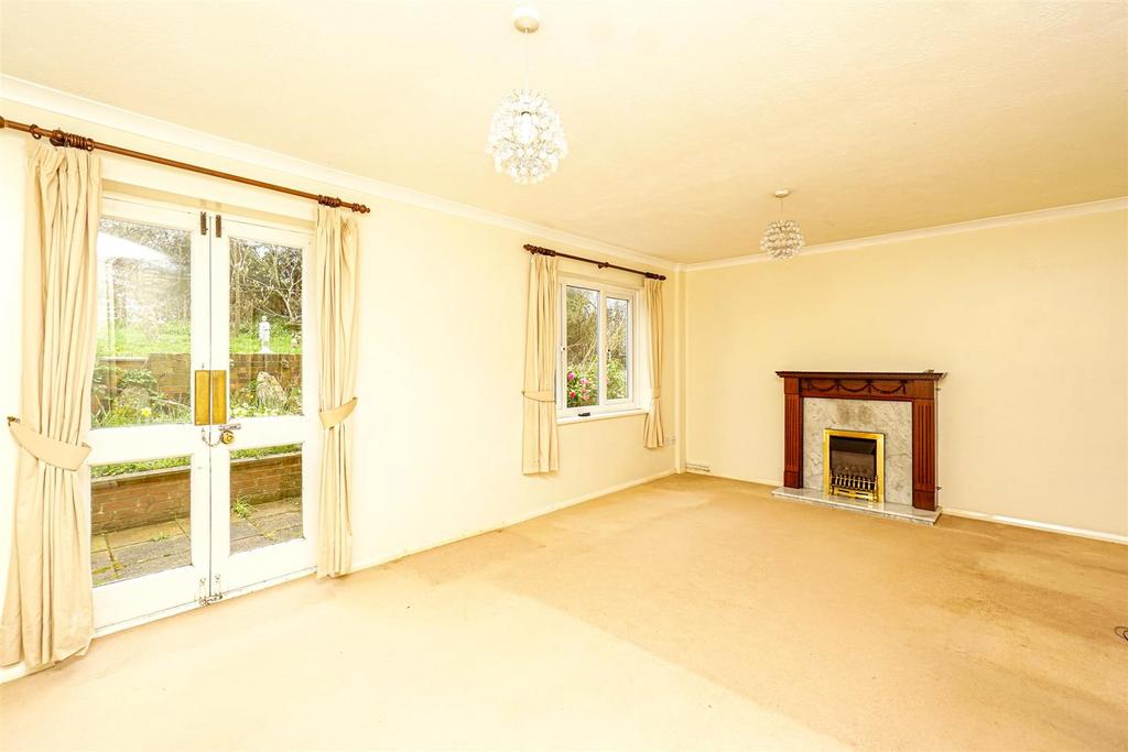 Winterbourne Close, Hastings 4 bed detached house £385,000