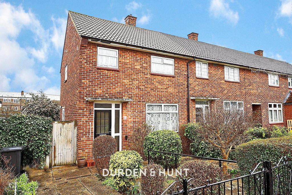 Barrington Road, Loughton, IG10 2 bed end of terrace house for sale £