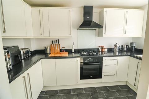 20 Bynghams, Harlow, CM19 5NR
