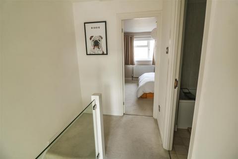 20 Bynghams, Harlow, CM19 5NR