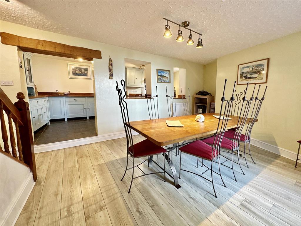 North Furzeham Road, Brixham 6 bed end of terrace house for sale £625,000