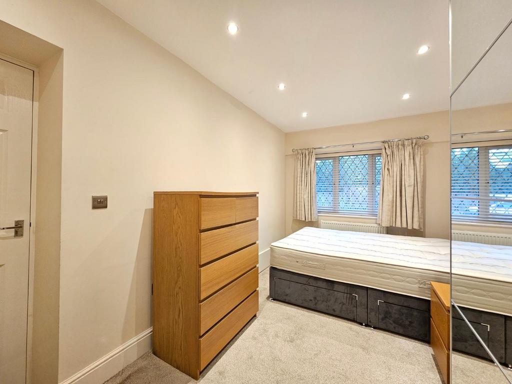 Family Room / Bedroom 5.jpg