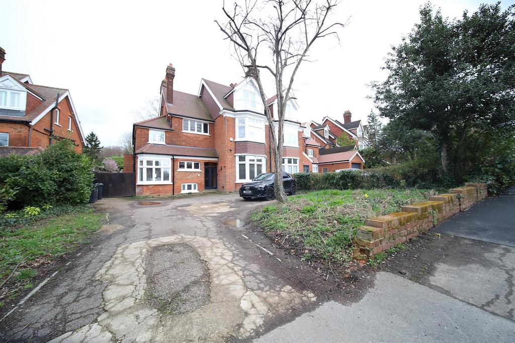 Crescent West, Hadley Wood 5 bed semidetached house for sale £2,250,000