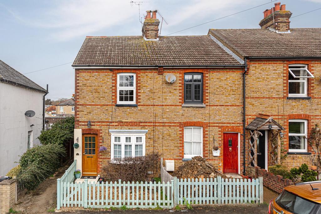 Woodlands Road, Epsom 2 bed end of terrace house for sale £400,000