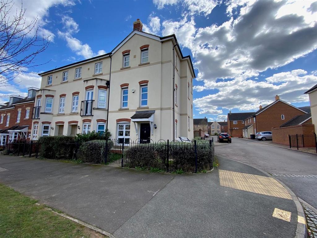Hill View Road, Malvern 4 bed townhouse for sale £272,500
