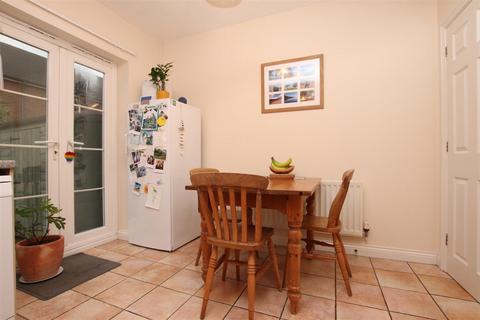 116 Gras Lawn, Exeter, EX2 4SA