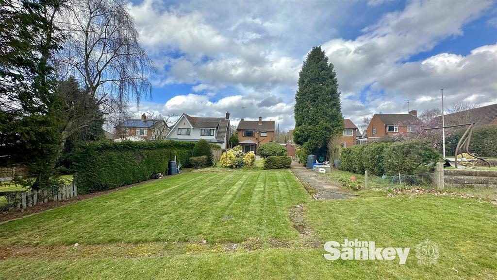 Southwell Road East, Rainworth, Mansfield 3 bed detached house for sale