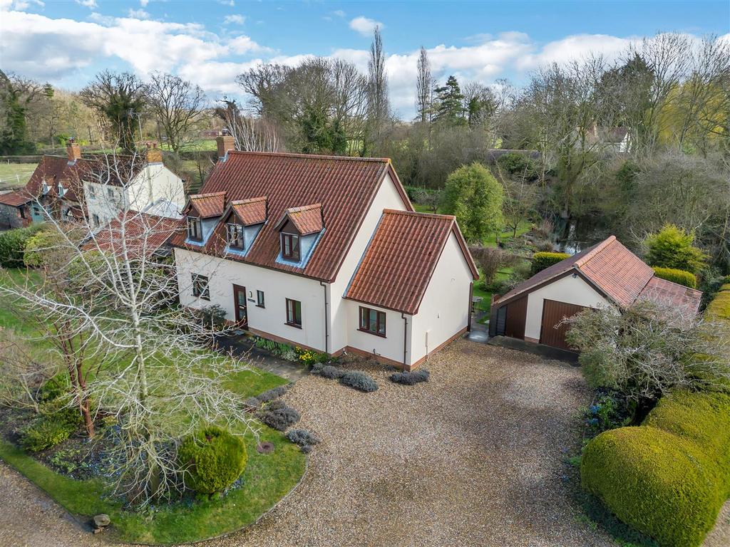 The Green, Rougham 4 bed detached house for sale - £525,000