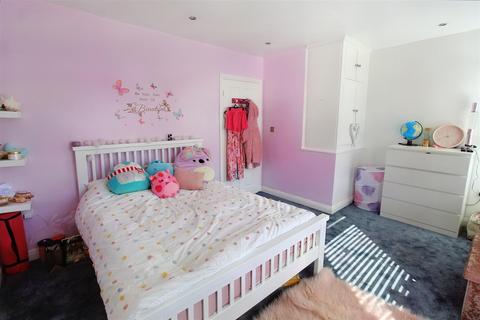 2 bedroom terraced house for sale - Knowle Avenue, Moldgreen, Huddersfield, HD5 8BQ