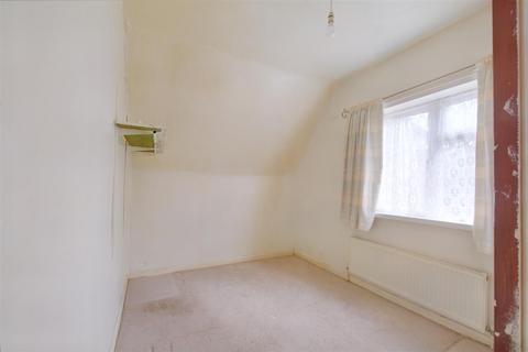 70 Brayton Crescent, Nottingham, NG6 9DZ