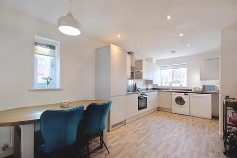 4 Glamis Road, Nottingham, NG5 1EF