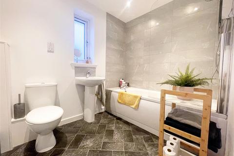 4 Glamis Road, Nottingham, NG5 1EF