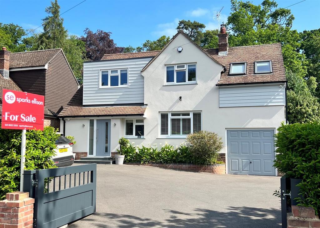 Hiltingbury Road, Hiltingbury, Chandlers Ford 3 bed detached house for