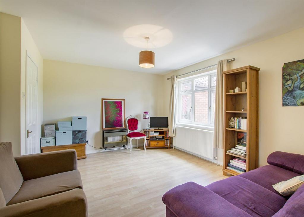 Langdale Drive, Tickhill 2 bed detached house £750 pcm (£173 pw)