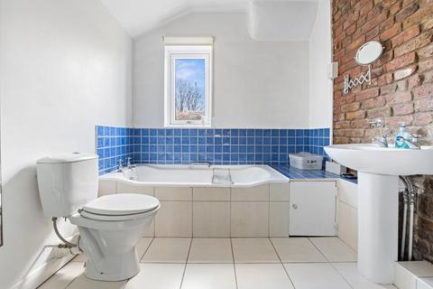 24 Lordship Road, London, N16 0QT