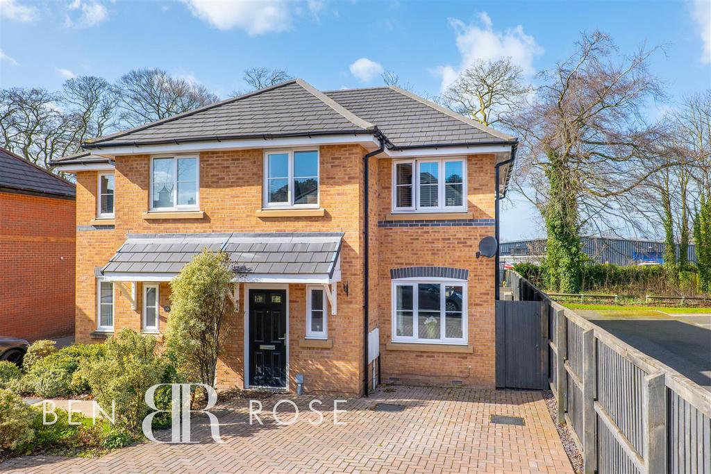 Boardman Close, Farington, Leyland 3 bed semidetached house £200,000
